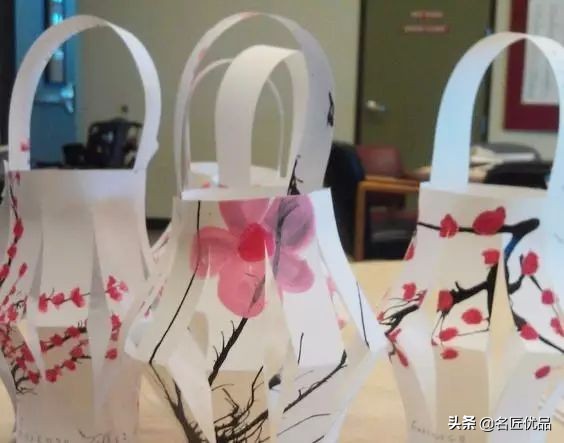 猪年手工制作纸灯笼,大红灯笼手工制作简约过年