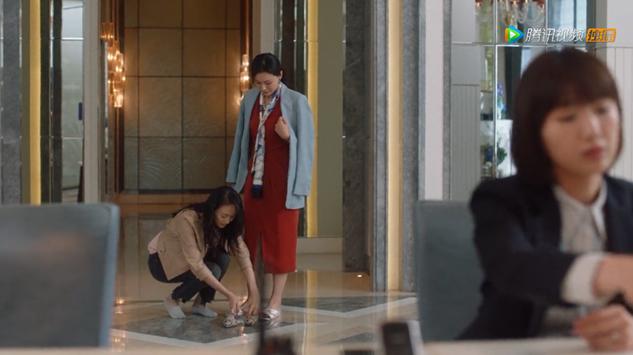 敢于撕掉标签的女生,女人撕掉自己的标签