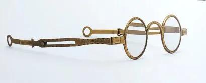 眼镜的百年发展史,一图看懂眼镜发展史