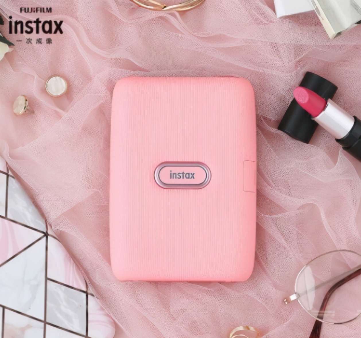 兄弟女朋友过生日送什么礼物合适,第一次陪女朋友过生日送什么礼物