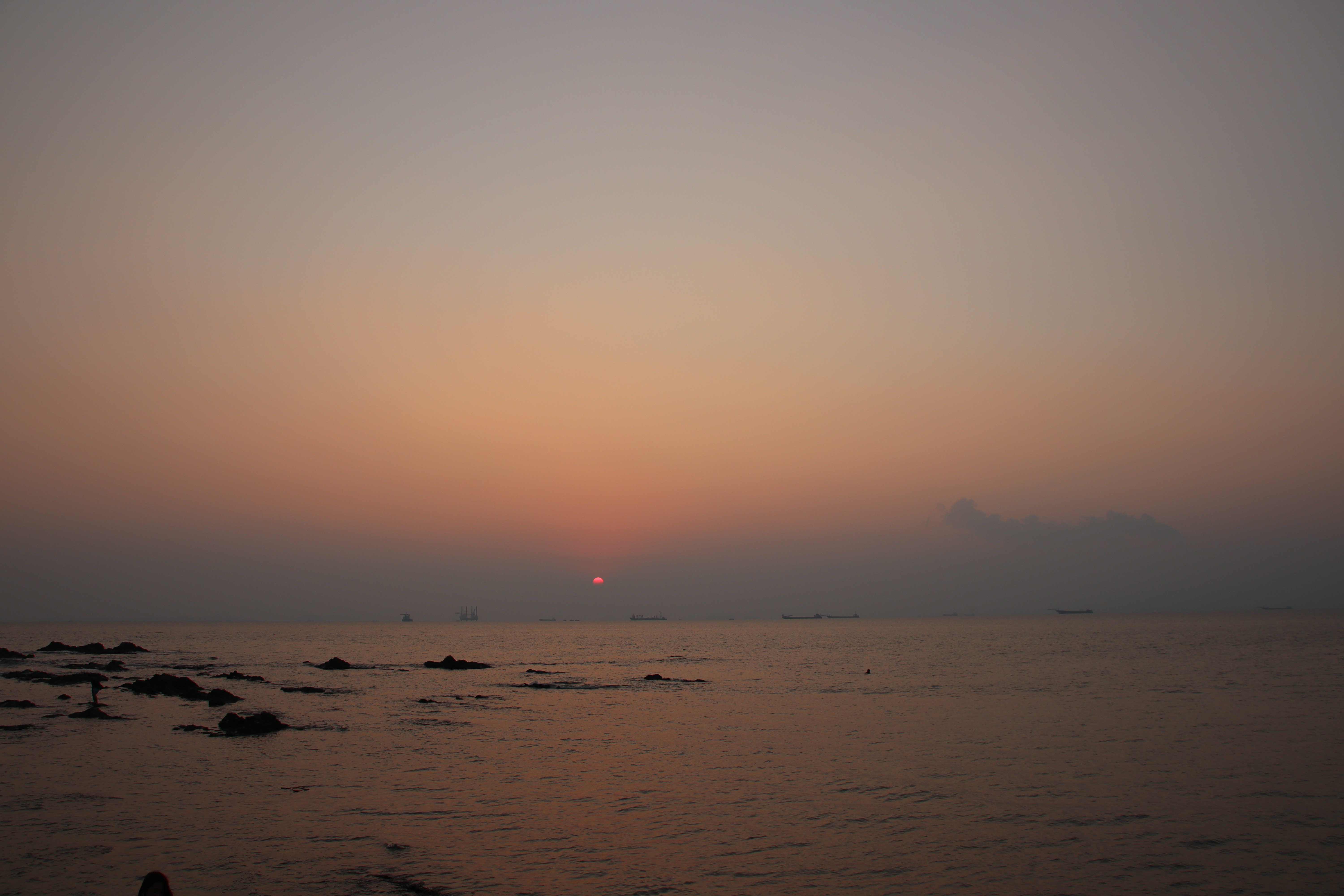 宏恒谷中志惠州巽寮湾之旅:努力工作,快乐生活