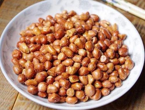 花生米怎么炸又酥又脆加糖,花生米炸过火了怎么补救