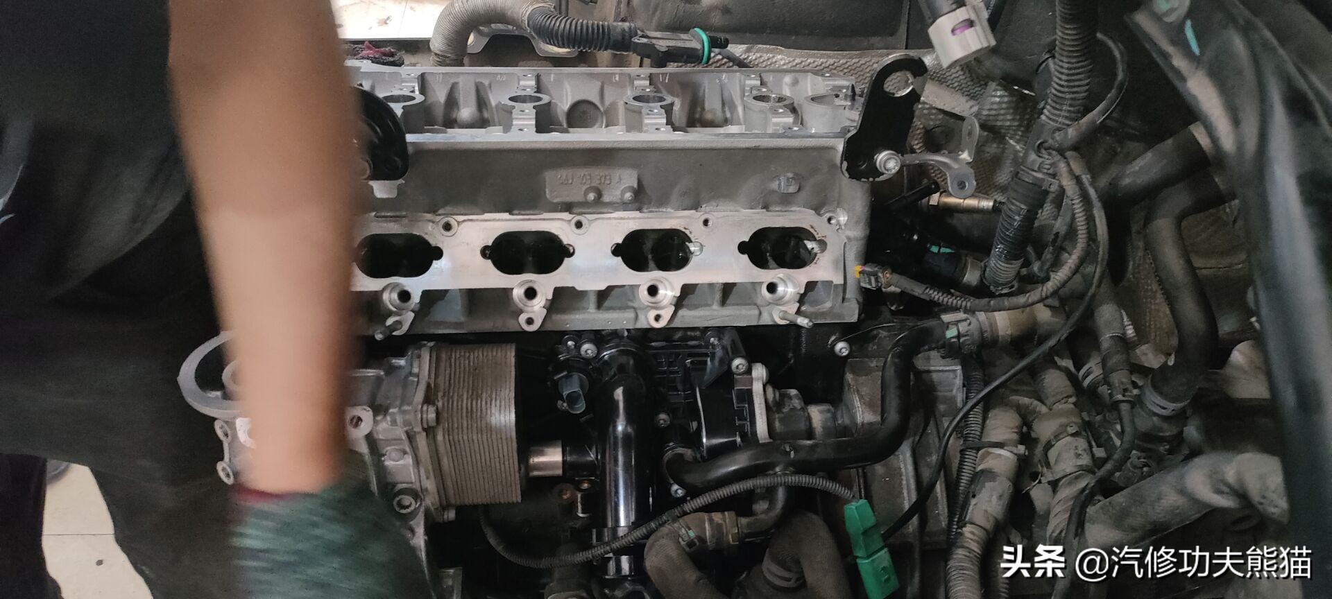 奥迪q5烧机油狂飙,奥迪q5烧机油且发动机抖动