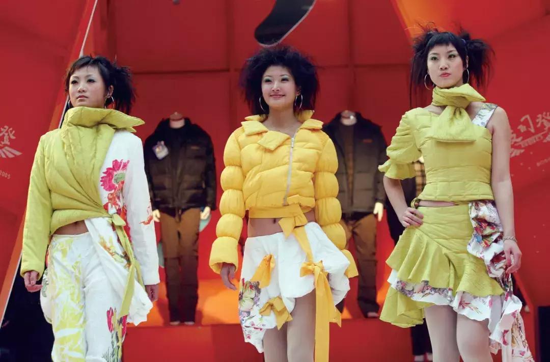 70张照片合集视频,70年衣食住行对比图