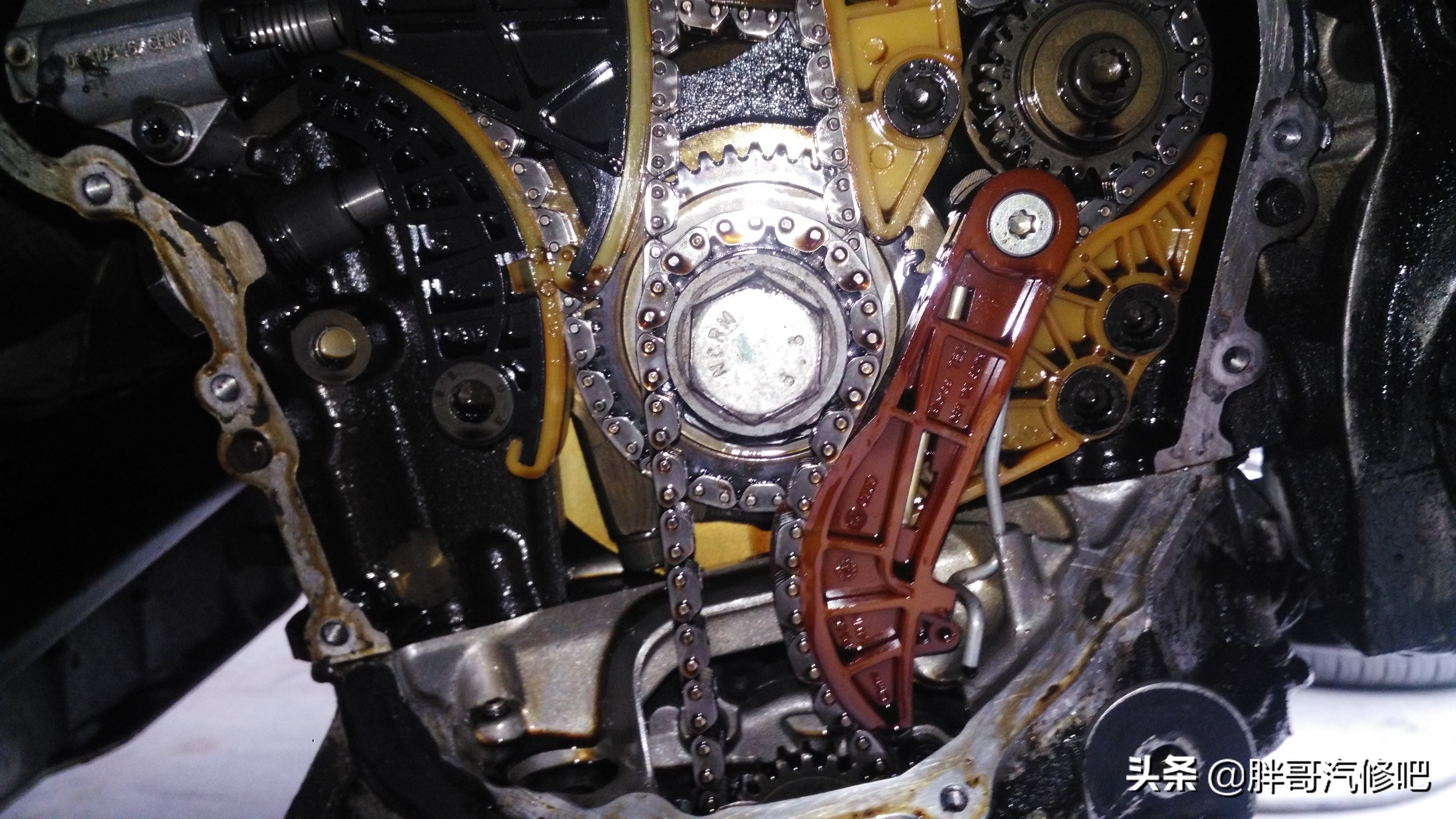 迈腾汽车漏油一般在哪个位置,迈腾漏油忽然不漏了