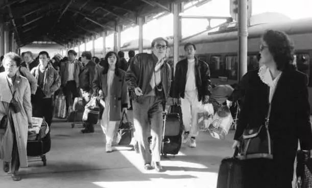 九张反映过年气氛的照片,百张罕见的过年老照片这才是年味