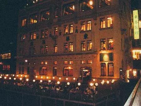 浜兘澶滄櫄绾冲噳,浜兘绾冲噳