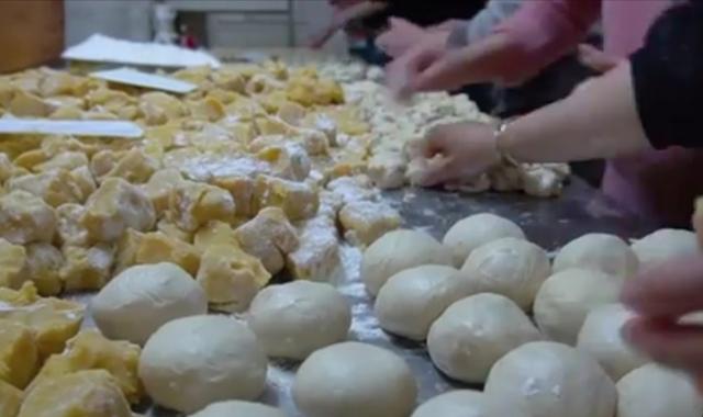 福建传统老式绿豆饼手工现做,福建十大特产绿豆饼