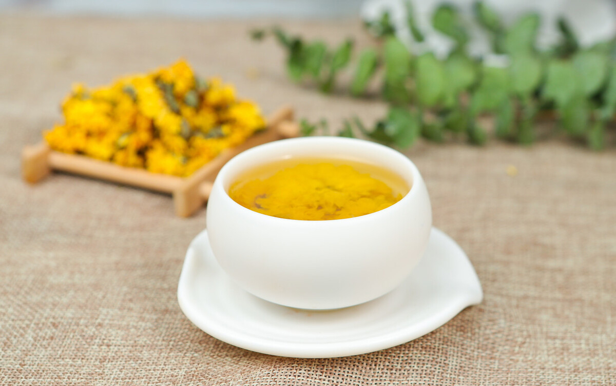 常喝菊花茶，清热降火，但要注意这4点
