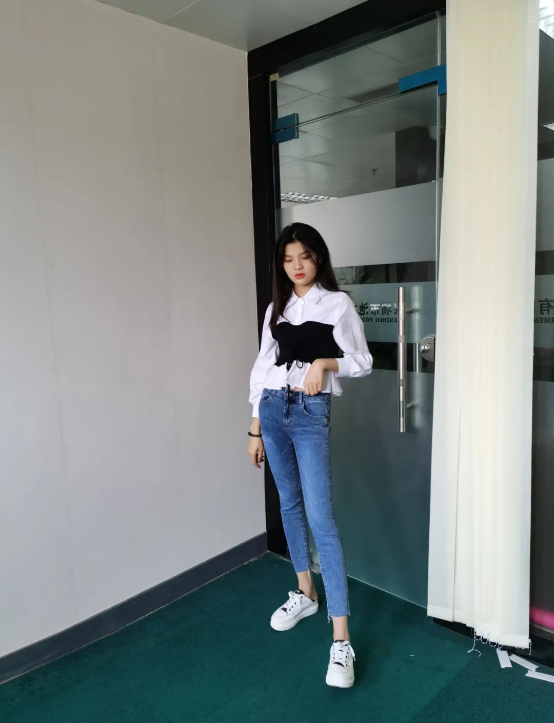 春季如何将基础款穿得高级又时髦,初春穿搭参考春日怎么穿有回头率