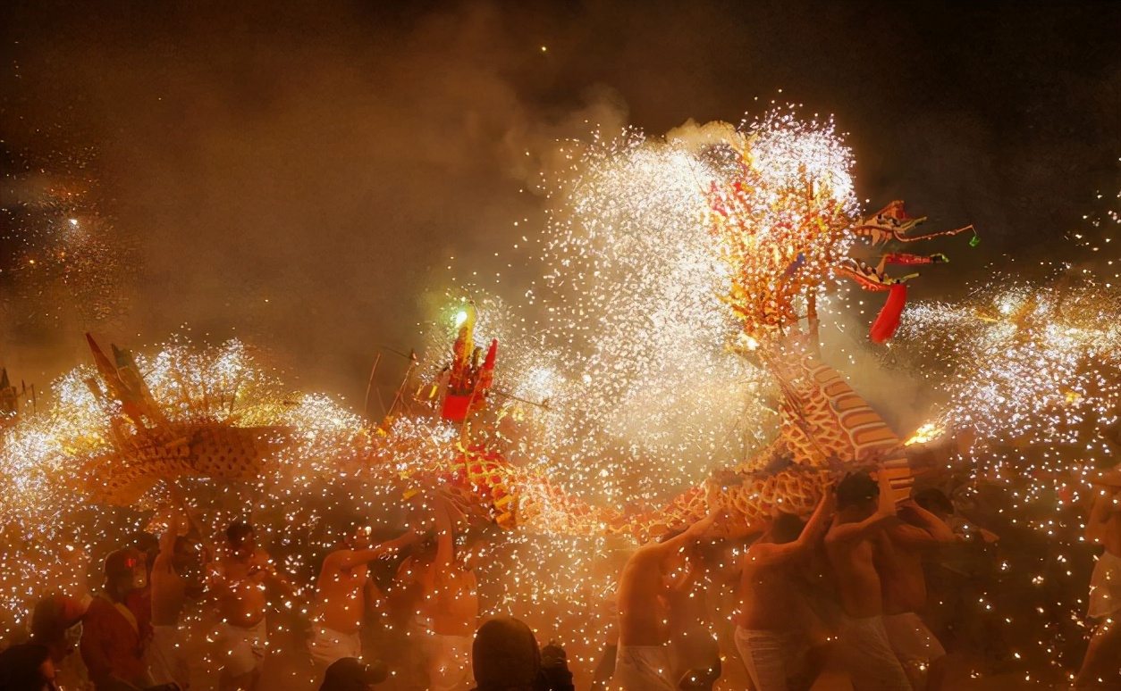 中秋节的主要中秋风俗习惯,古代中秋节和现代中秋节的风俗