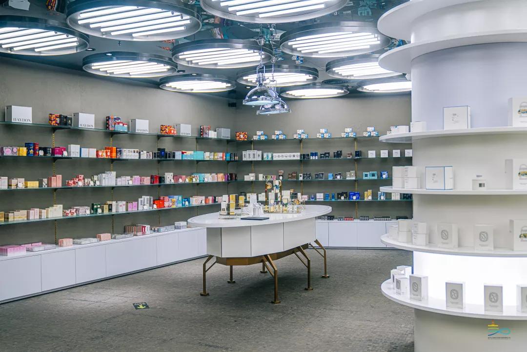 武汉大牌美妆品牌,黑洞高端美妆