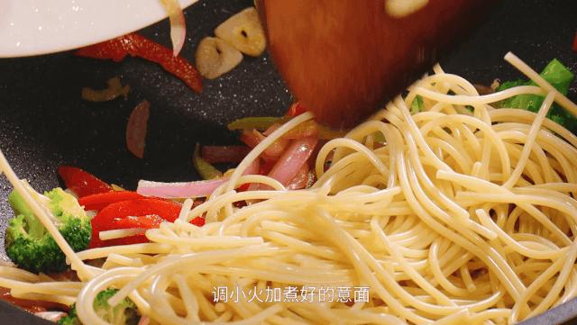 大厨做意大利面的做法,大厨意面怎么煮容易软