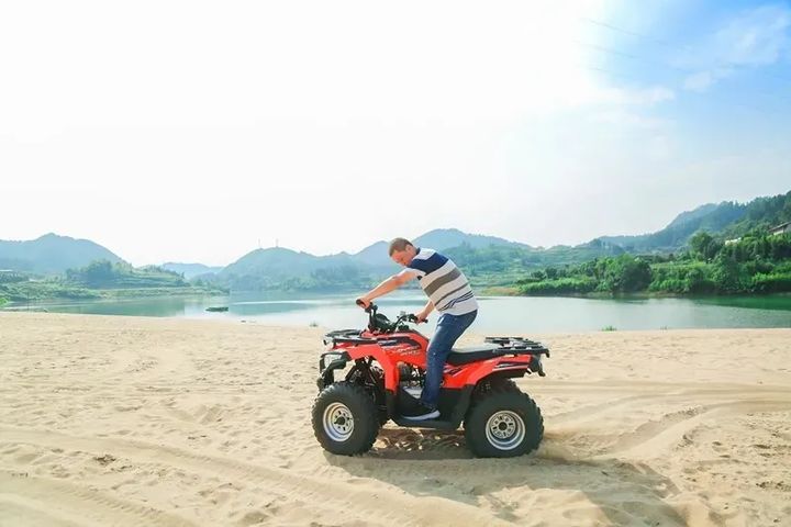 板辽梦幻沙滩,板辽湖金沙滩嗨翻夏夜