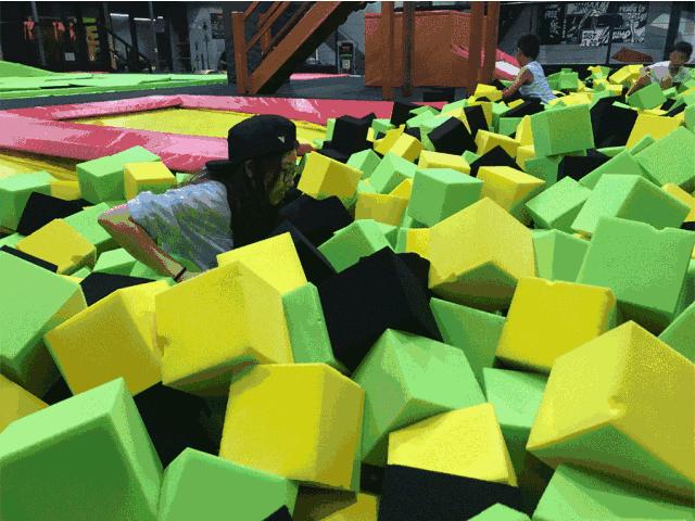 这样的蹦床公园你敢体验吗,世界十大蹦床乐园