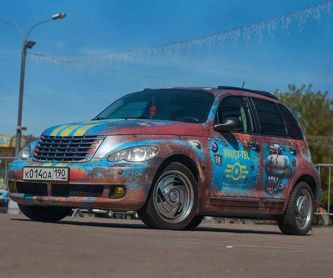 小众车型改装起来也疯狂，来看“外星来客”克莱斯勒PT漫步者改装