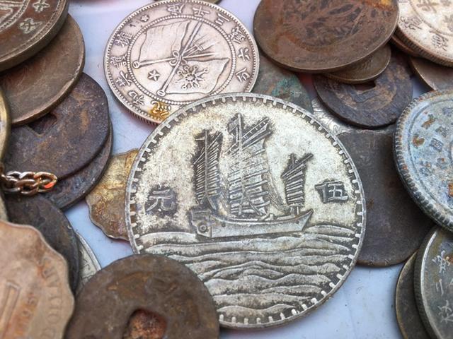 云南玉溪哪里有卖古玩,云南玉溪古玩地摊市场在哪里