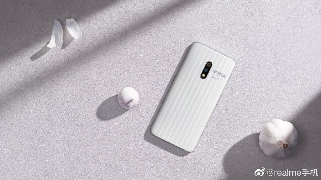 深泽直人继续操刀,深泽直人realme手机