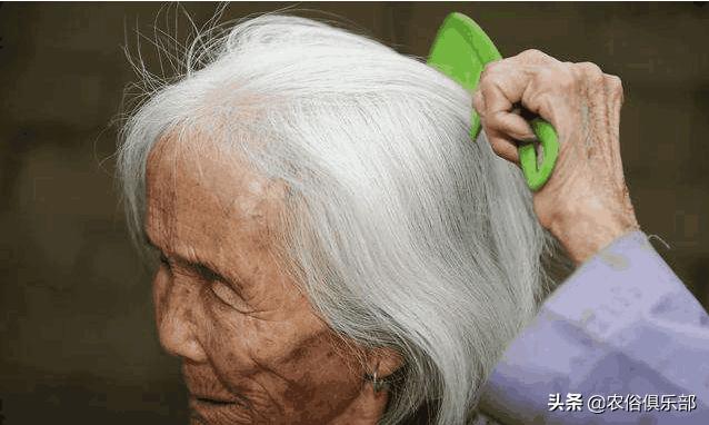 民间故事晚不梳头早不说梦,老祖宗留下俗语晚不梳头早不说梦