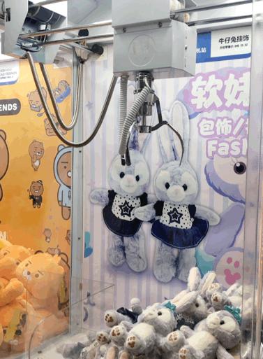 米奇轻松熊,皮卡丘毛绒公仔抓娃娃机