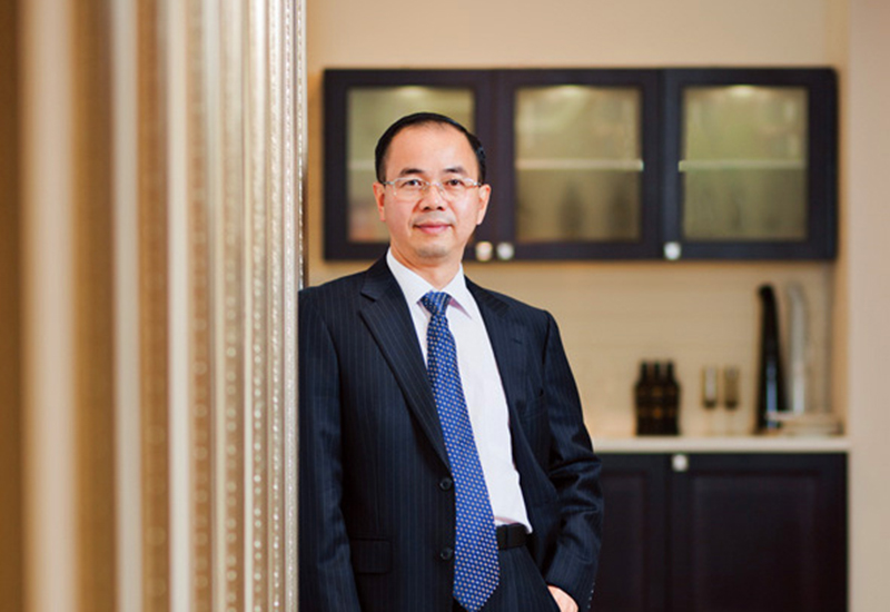 他多次创业失败，为躲债离家成流浪汉，一朝成百亿富商霸气回归