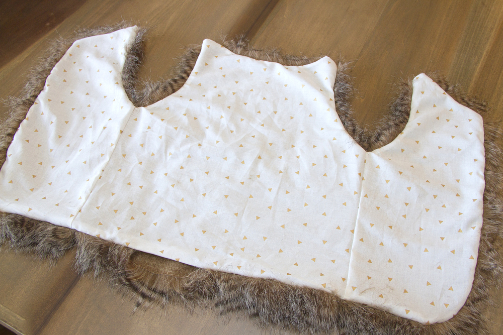 简单冬季背心裁剪缝制方法,双面绒背心裁剪教程视频