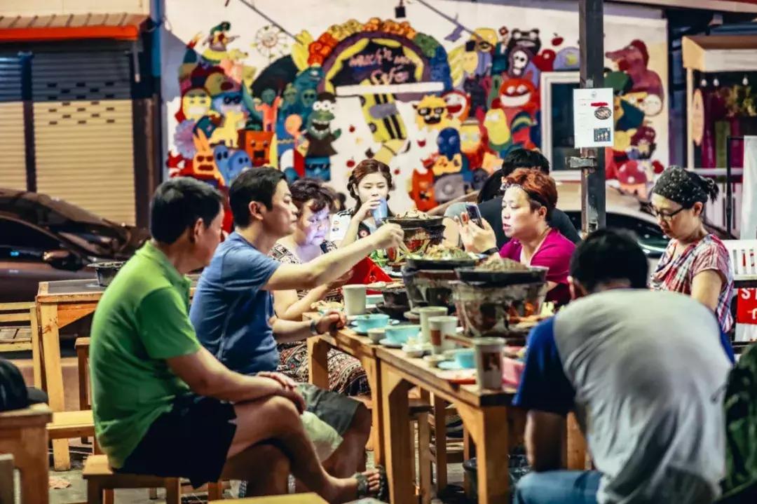 在清迈逛夜市感受泰国人慢生活,去清迈享受放下脚步的慢生活