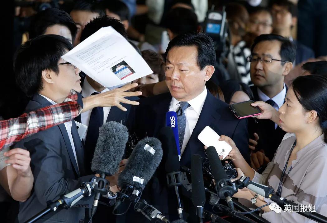 父子同场性侵一女星，兄弟为夺权反目撕X！韩国乐天，一场好戏