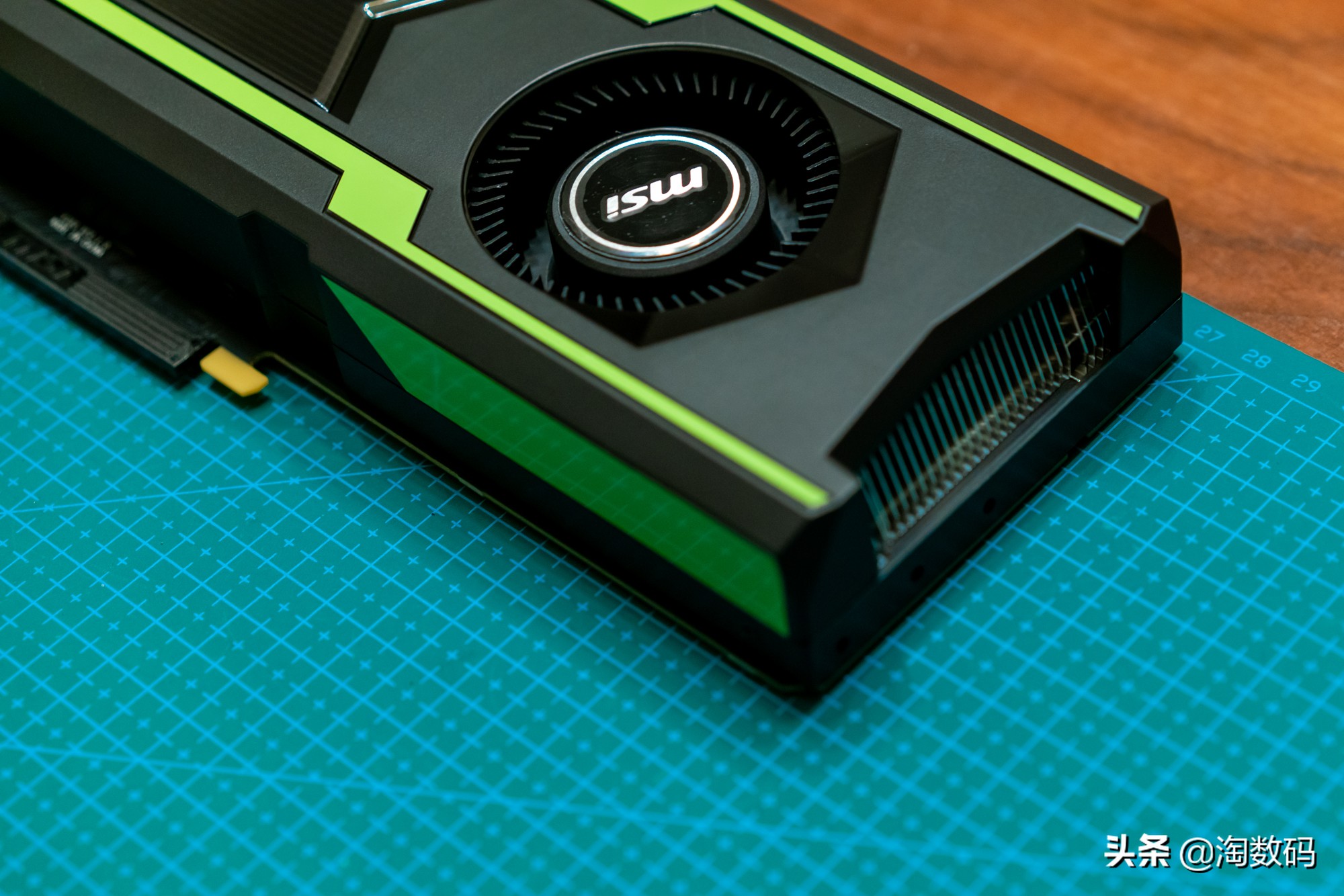 微星gtx1080ti11g涡轮公版显卡怎么样,微星gtx1080tiaero11g跑分