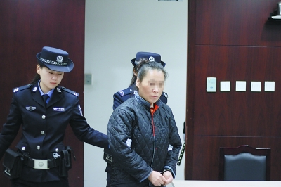 女子谎称闺蜜患艾滋卖给她“抗艾药”，诈骗64万多