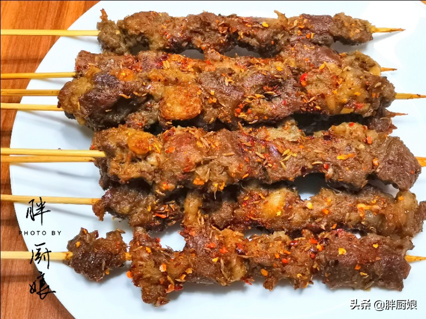 在家用烤箱能不能做出烤牛肉串,在家烤牛肉串的做法