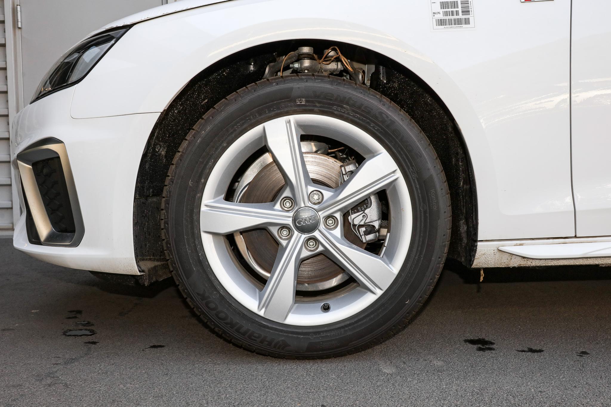 最低配的a4l值得买吗,奥迪a4l35和40有什么区别