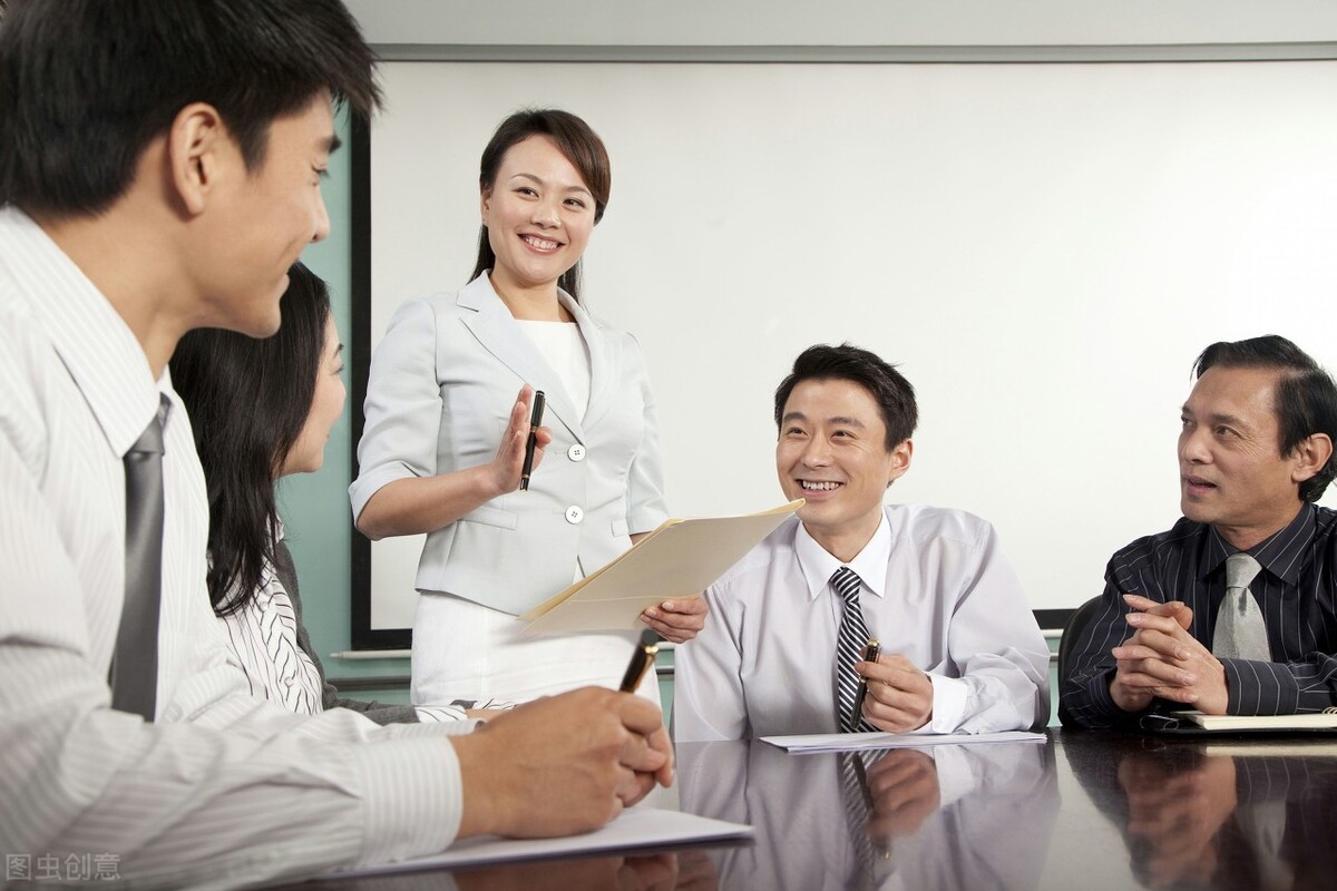 领导看不惯你会有怎么样的表现,领导看不惯某个人会怎样