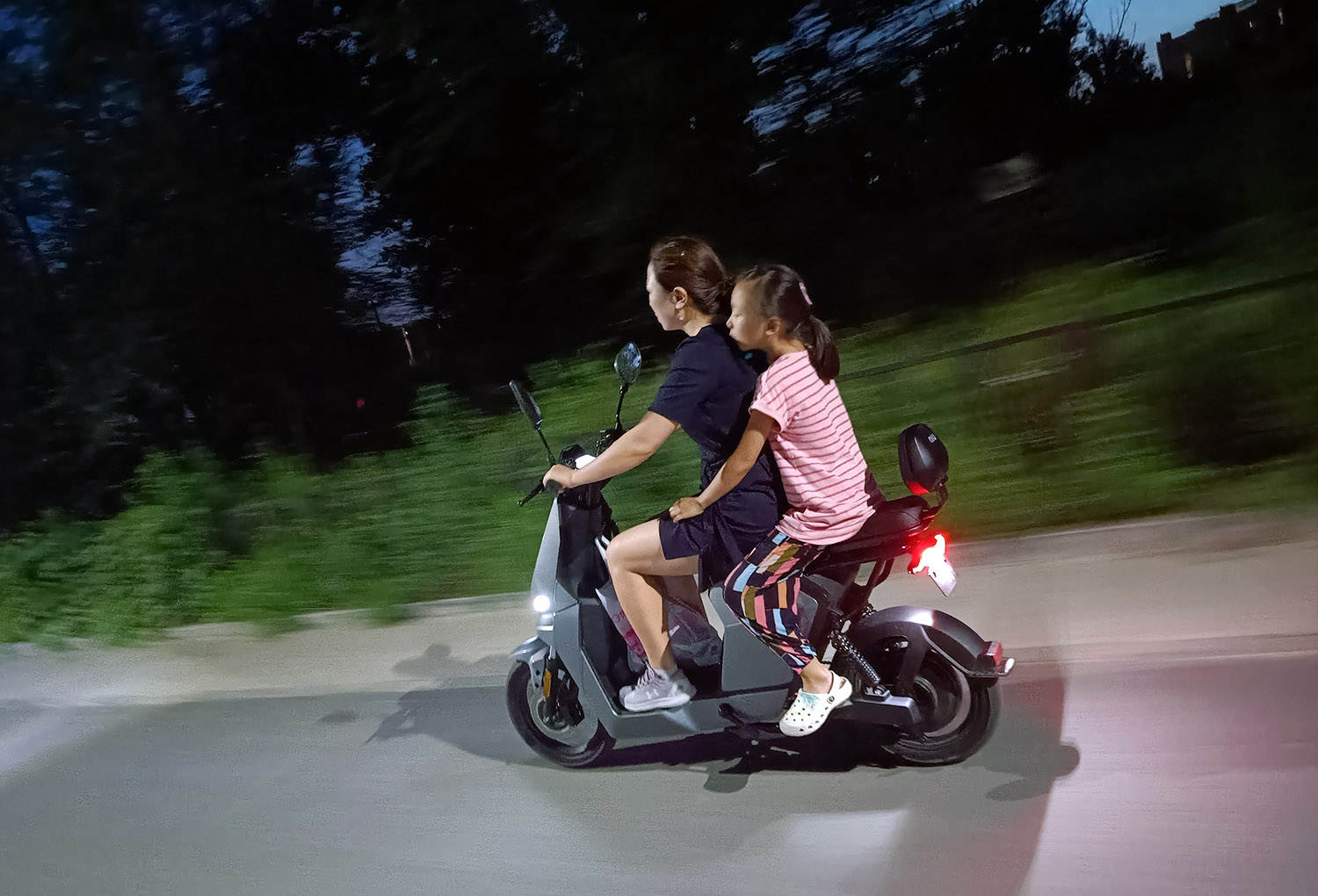 代步买菜接娃新能源,上下班代步买菜接娃