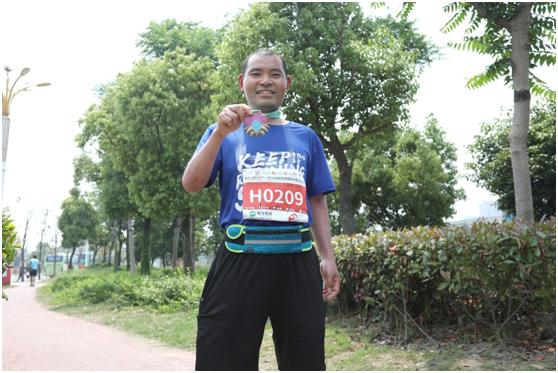 “奔跑吧，苏宁”金湖站鸣枪！苏宁蓝狮跑团再度点亮赛道