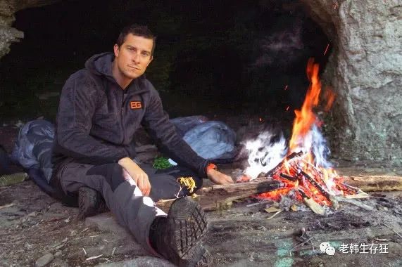 生存狂全套装备视频,生存狂开发山洞囤物资