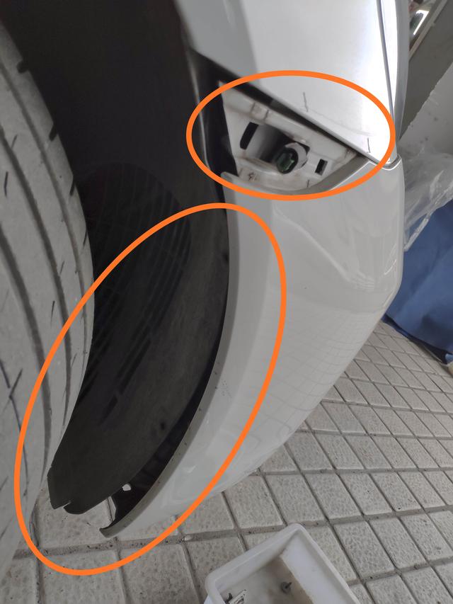 拆掉保险杠做油漆才能做得更完美，这辆保时捷博克斯特就是例子