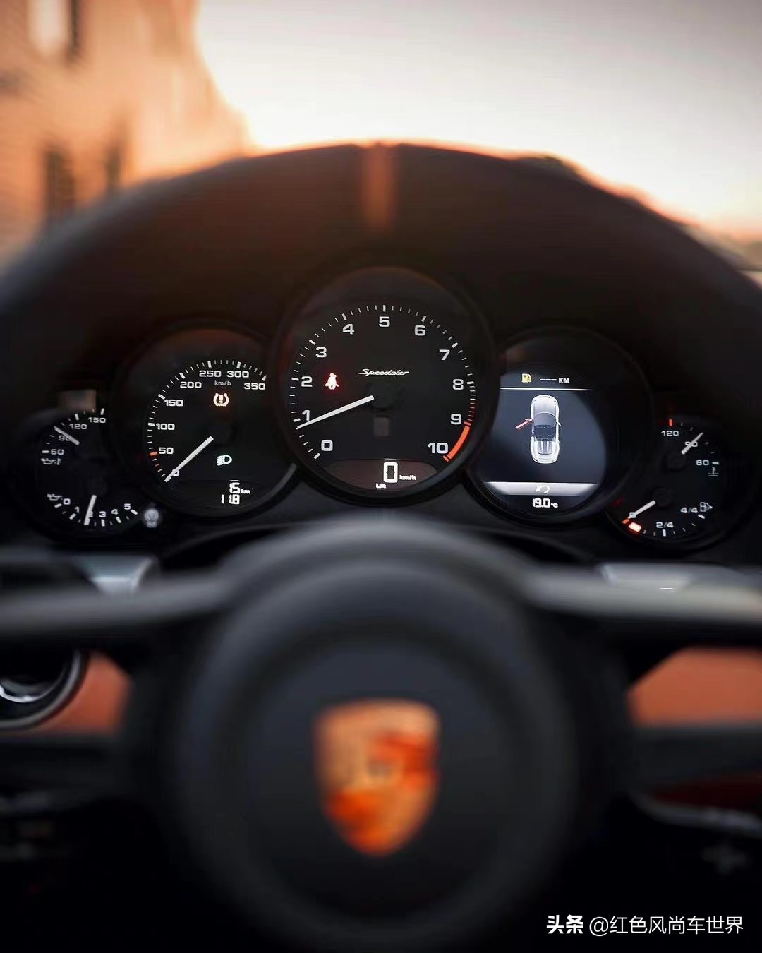 保时捷911turbos硬顶敞篷版街拍,保时捷911跑车传奇展闪耀登场