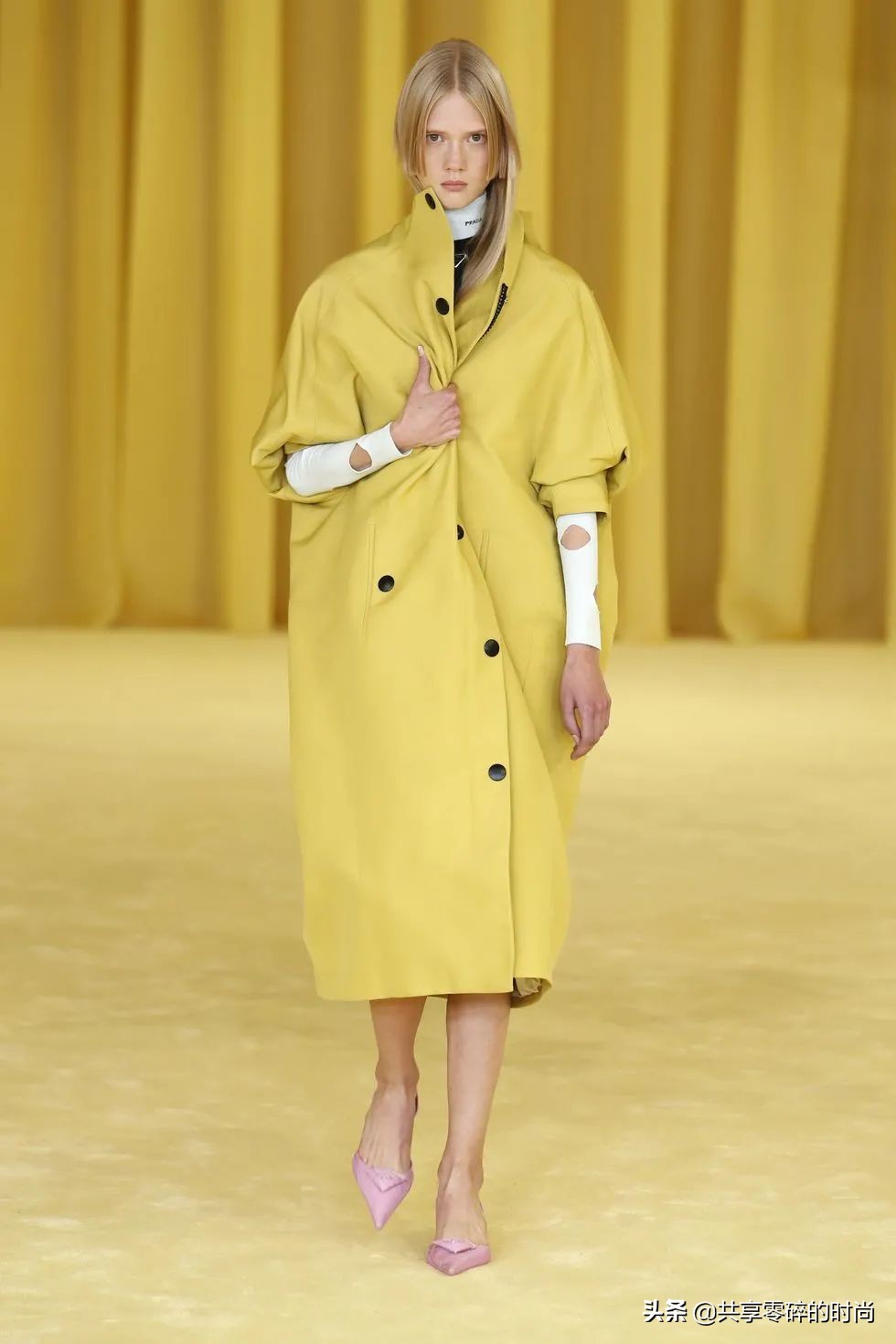 prada普拉达时装秀2018,普拉达prada2022春夏秀场蔡徐坤