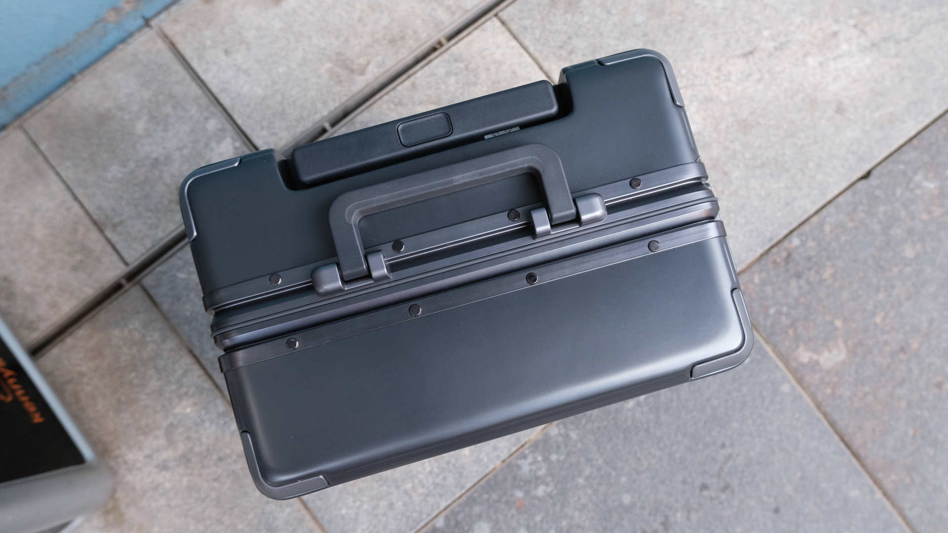 新秀丽和地平线8号哪个双肩包好,地平线行李箱和新秀丽