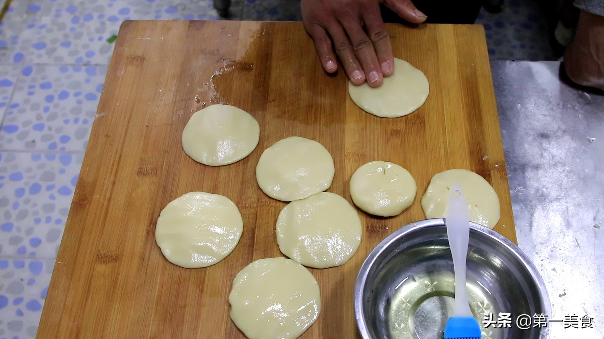 买不到麦芽糖核桃黑芝麻糕,酥脆油炸糖糕