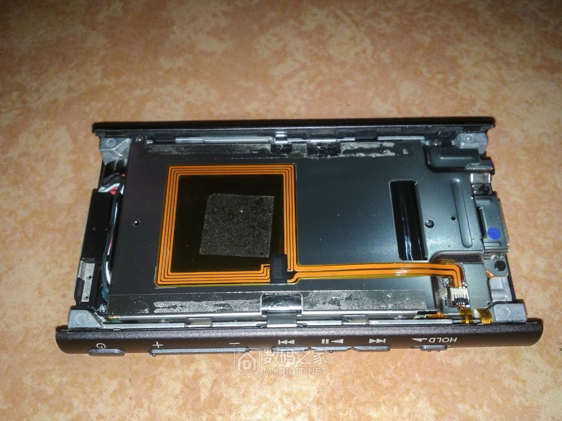 售价1000元的索尼NW-A45无损音乐*放播**器拆解!对比NW-A35主板图