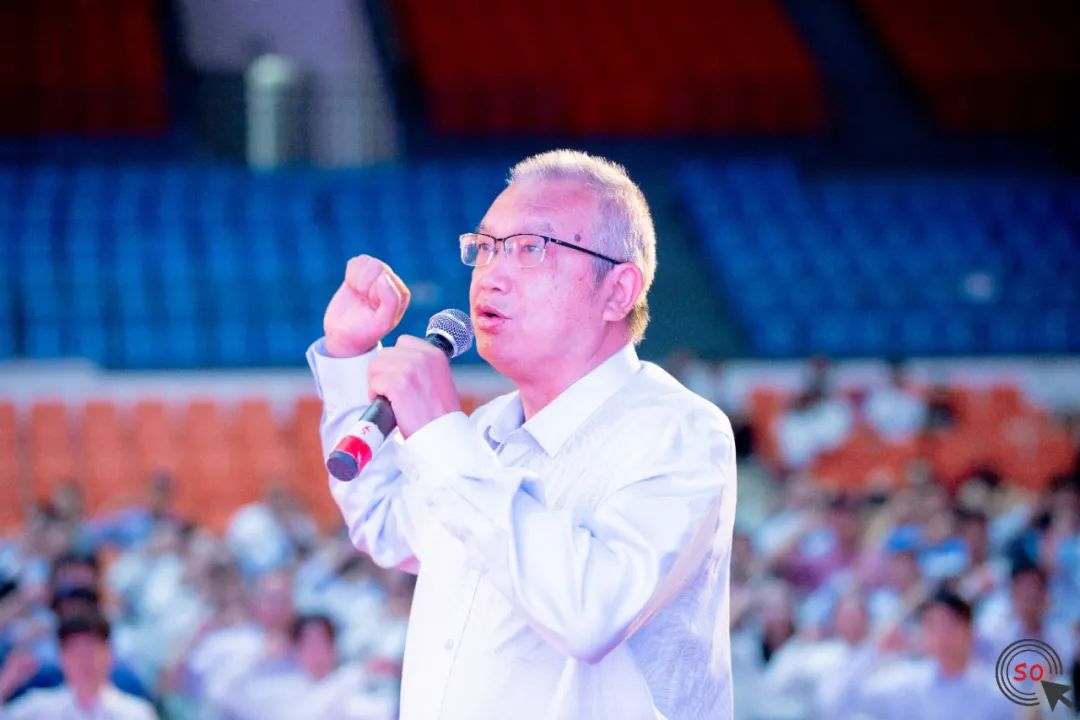 昆明行知中学教师节表彰大会,白塔中学隆重举行开学表彰大会