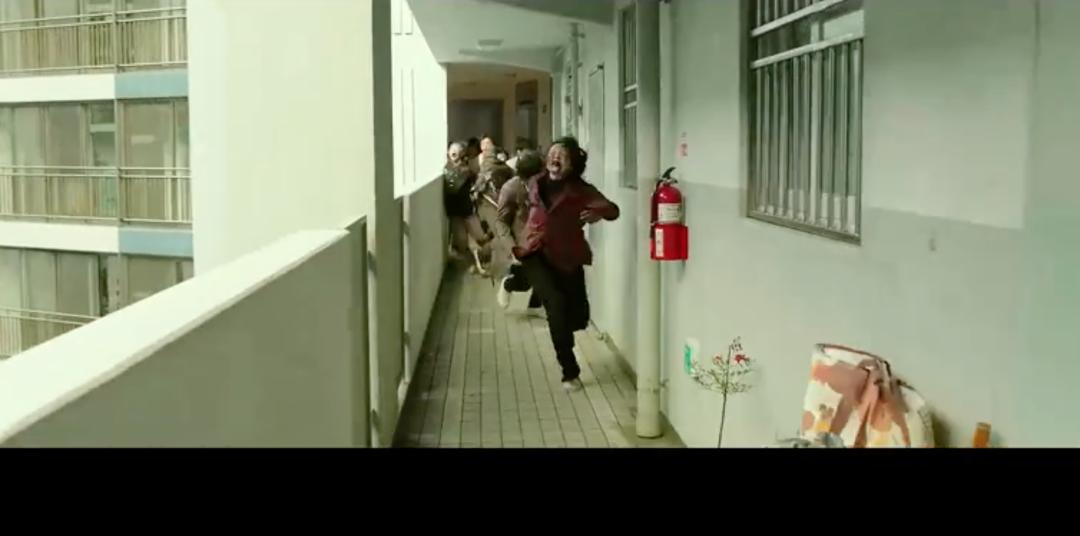 刘亚仁朴信惠阵容强大，韩国丧尸大片《活着》比釜山行2好看？