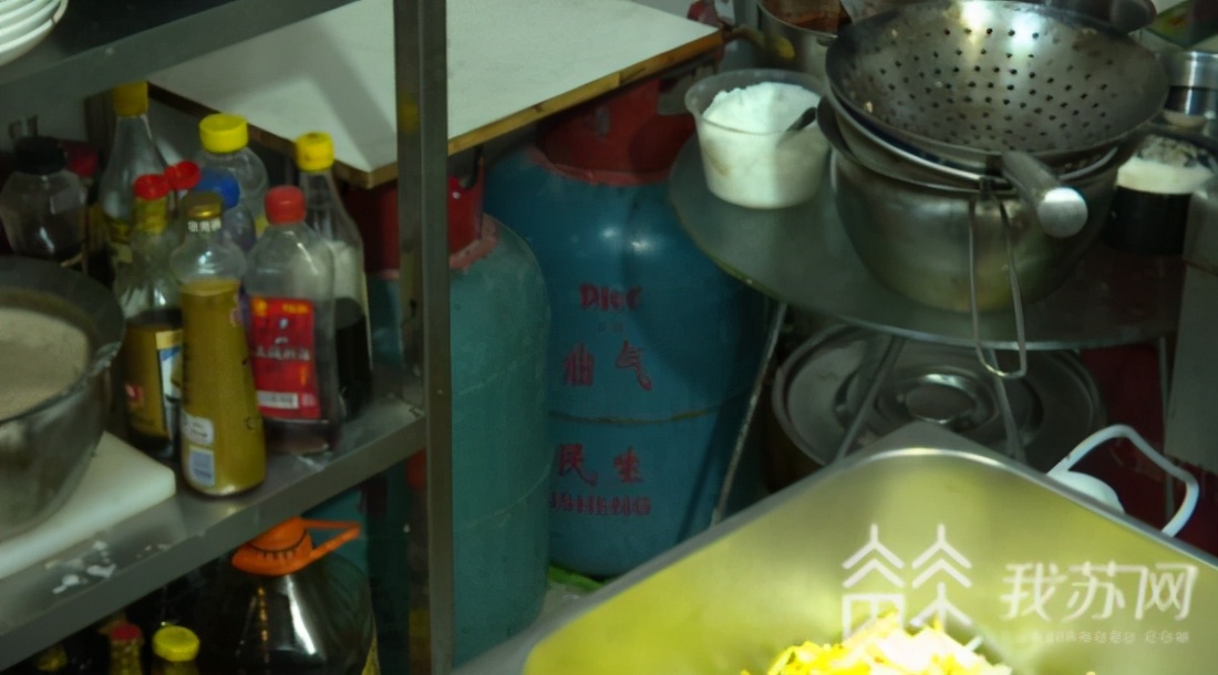 南京启迪科技园商铺燃气不通油烟借道排放业主很糟心