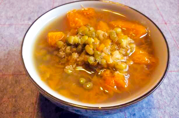 煮出颜色碧绿的绿豆汤的正确方法,怎么煮出来的绿豆汤不会变颜色