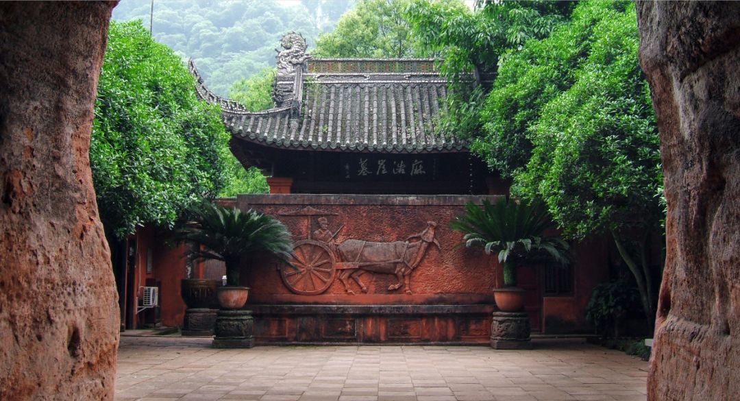 大年初一云游乐山大佛,观光乐山大佛