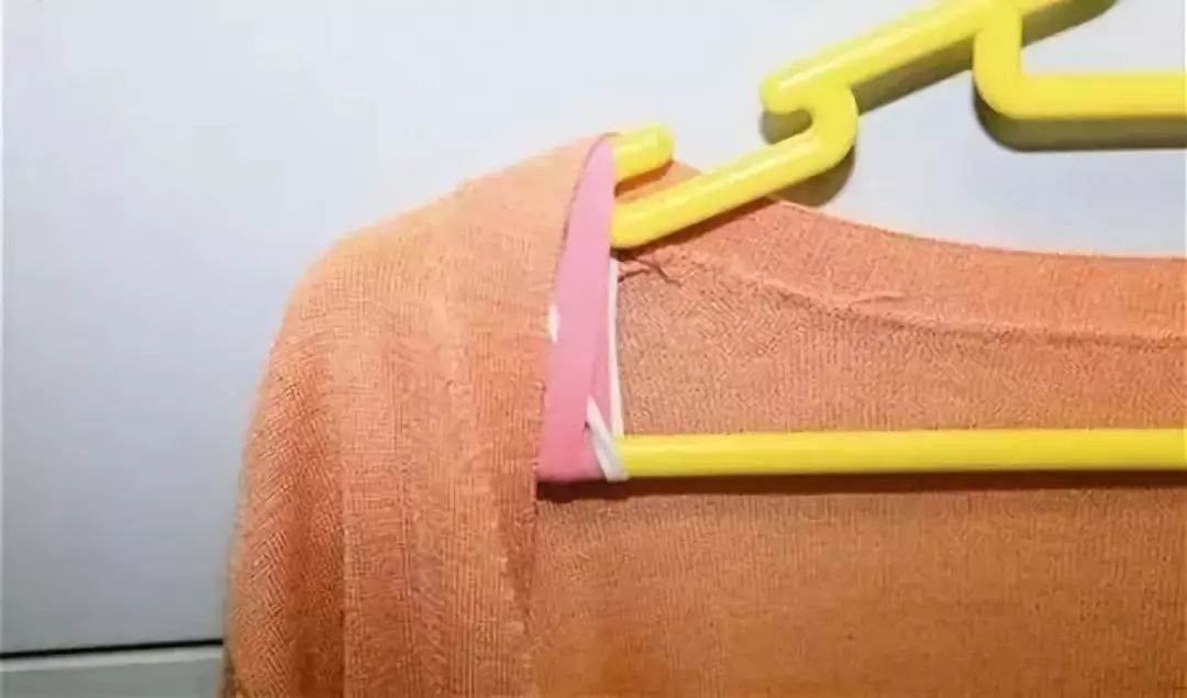 橡胶手套破了一个小洞怎么补,橡胶手套破了修补方法