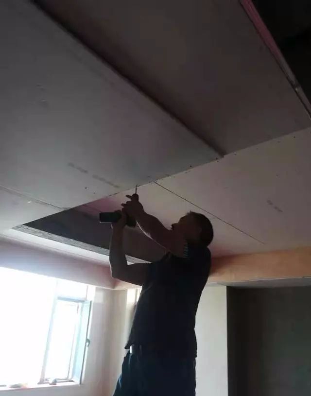 100平房子装修木工工资多少钱,装修房子找木工师傅怎么找