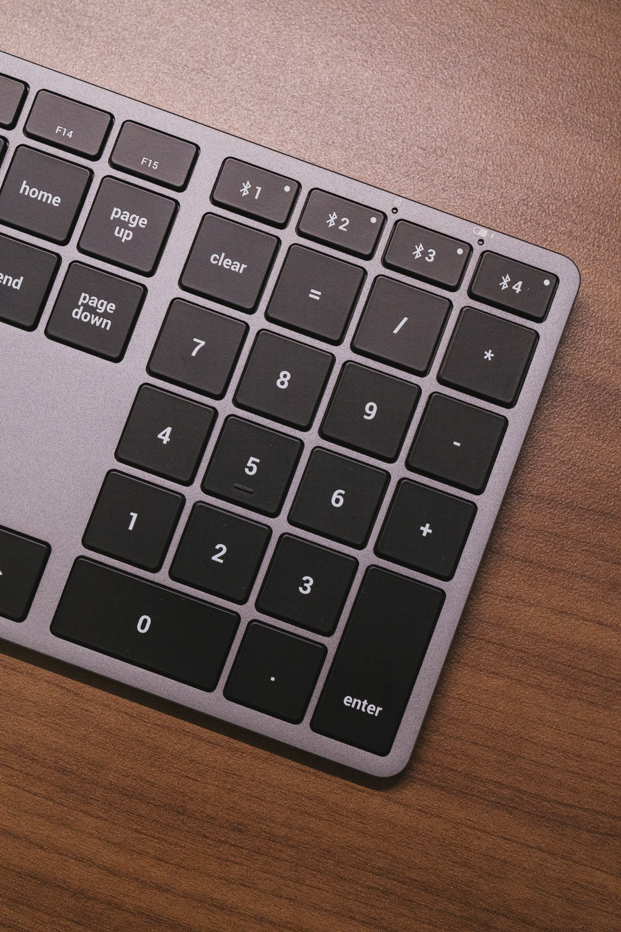 看了何同学的那条视频后……桌搭一款适合自己舒适又实用的桌子